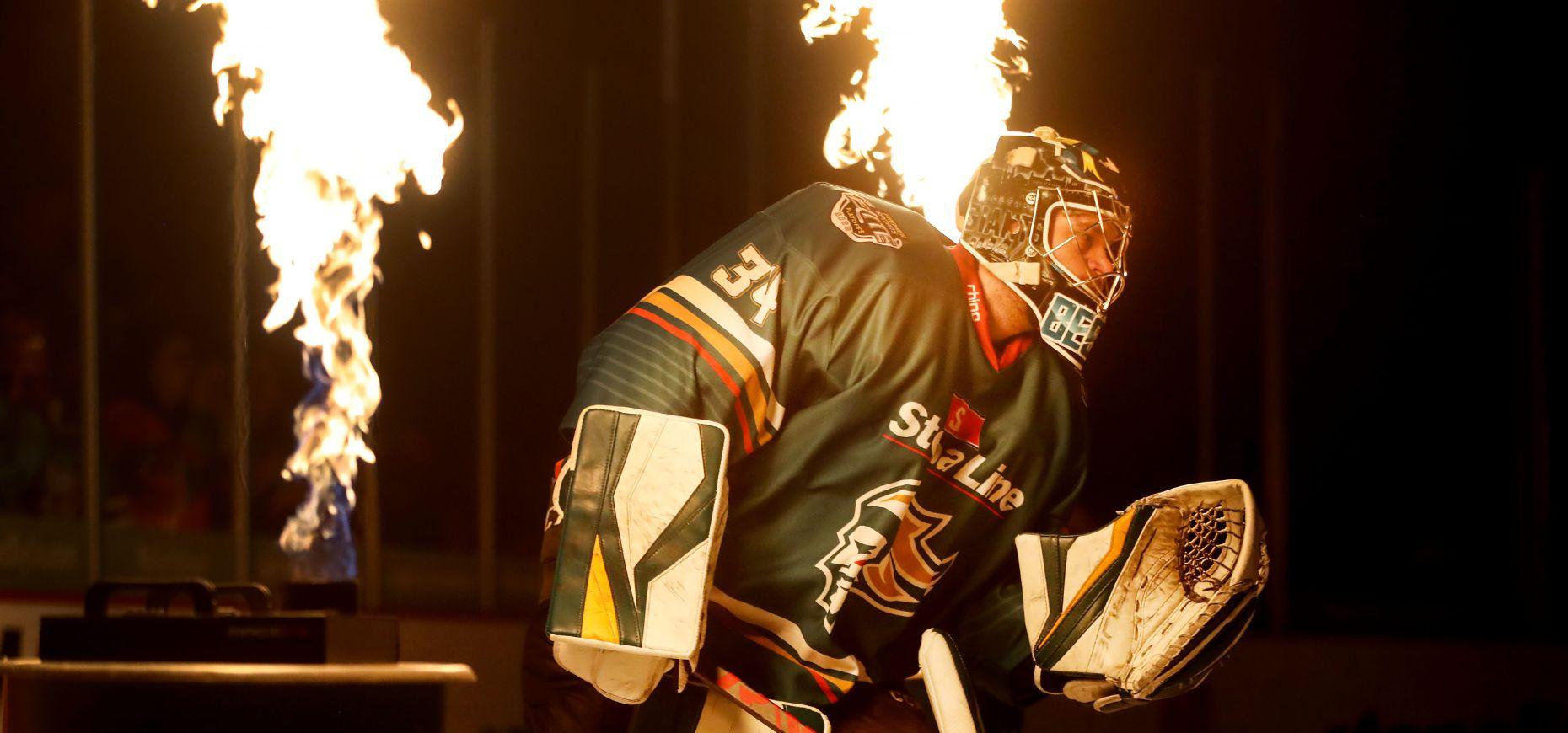 extend - Tyler Beskorowany, Belfast Giants (Image: William Cherry)