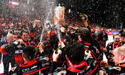 Sheffield Steelers, lifting the 2023-24 Challenge Cup (Image: Dean Woolley)